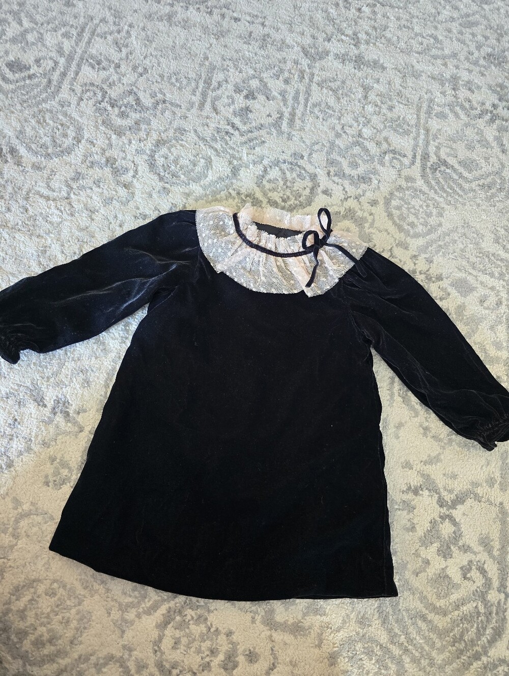 Janie and Jack Girls Black Velvet Dress w/beige Lace Collar